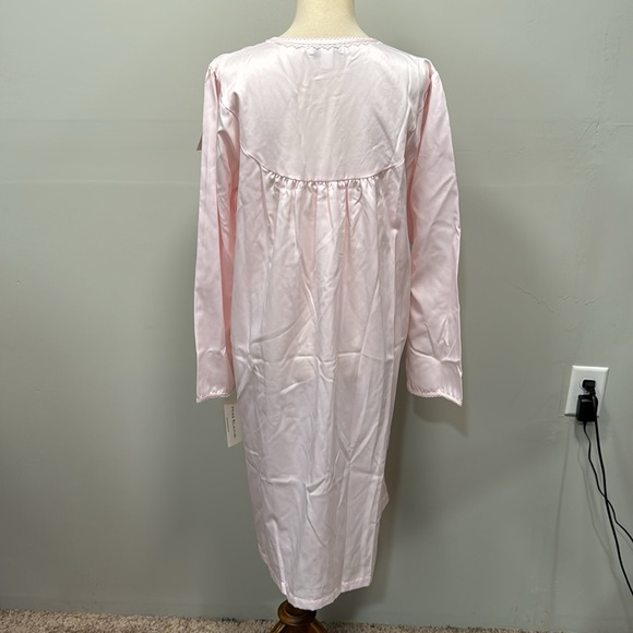 NWT Miss Elaine nightgown women’s sz M - Picture 7 of 11